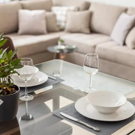 With Excellent Location In City Centre Apartamento *