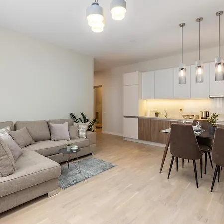 With Excellent Location In City Centre Apartamento *